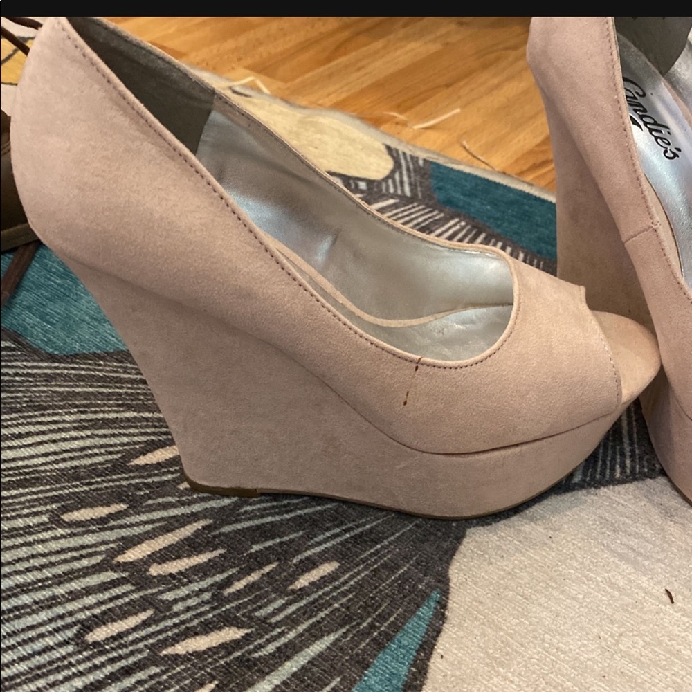 Size 7 wedges